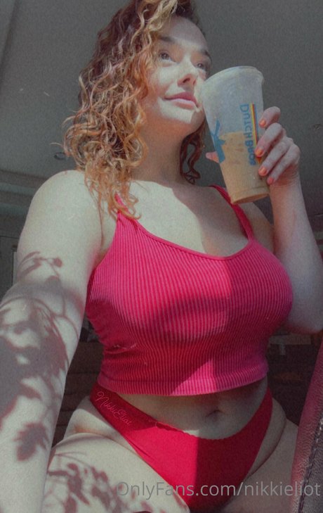 Nikki Eliot