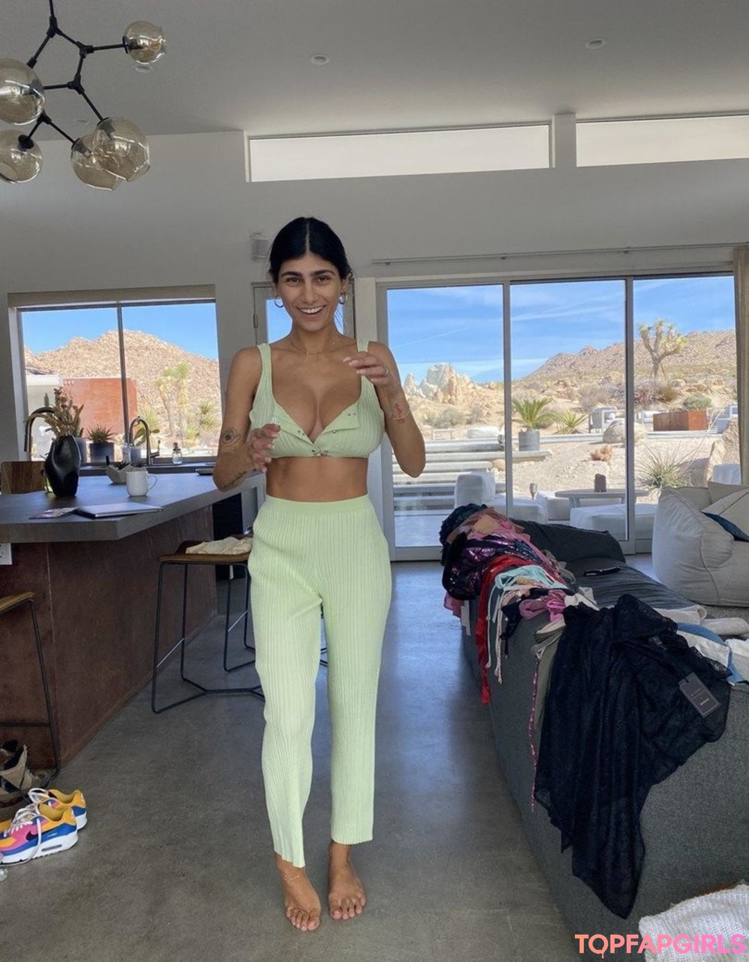 Nahá fotka uniklých OnlyFans od Mia Khalifa #392