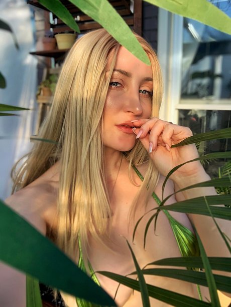 Holly Wolf