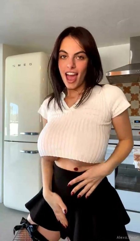 Alexa Pearl