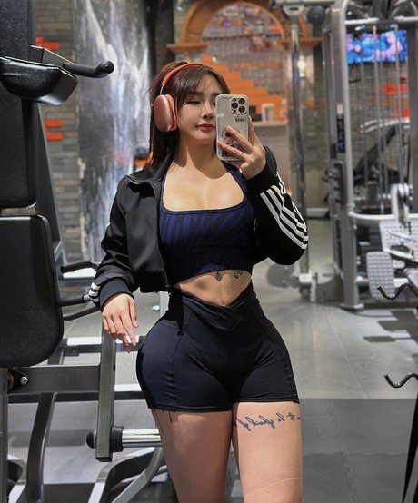Hitomi Songyuxin