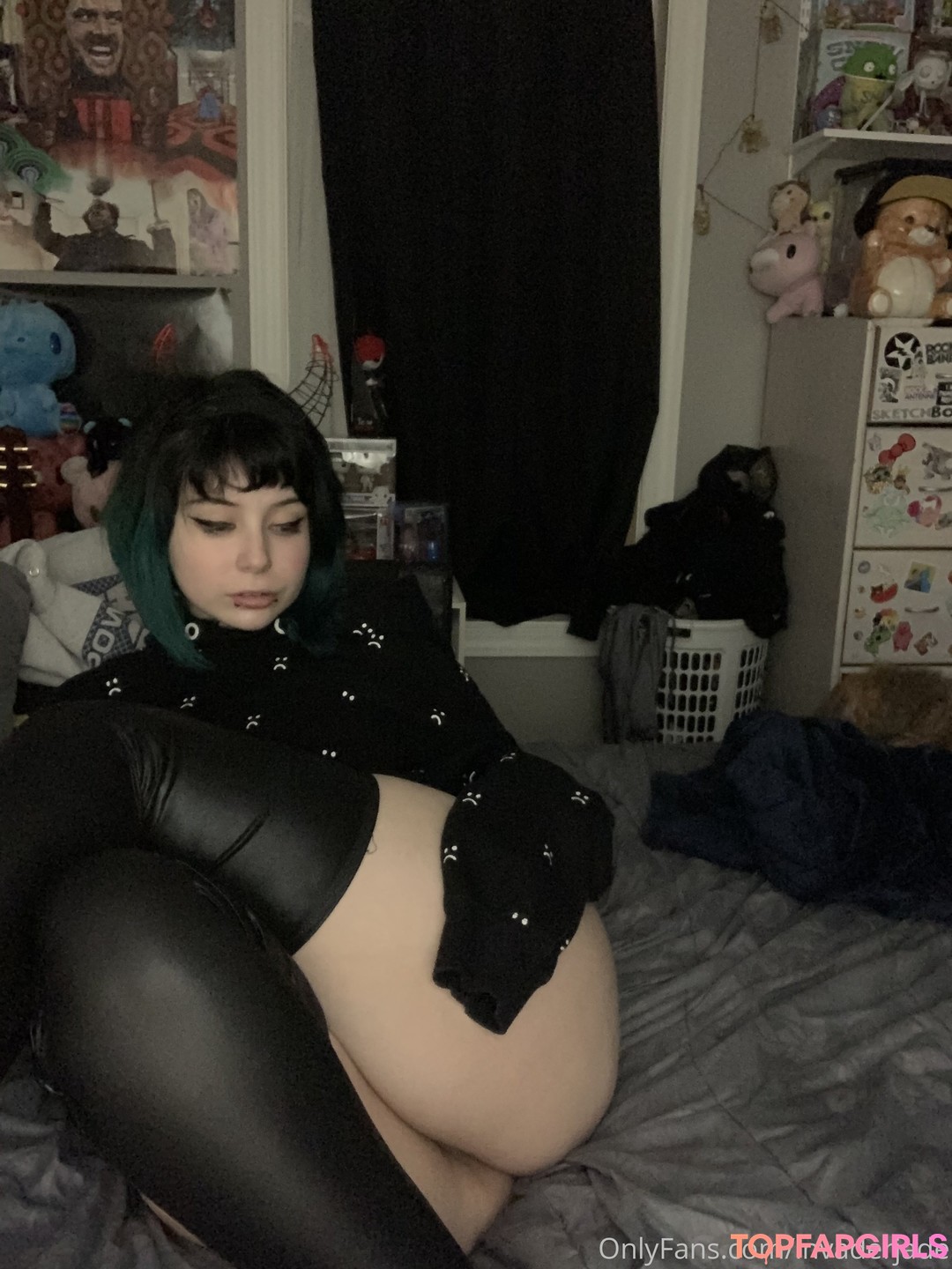 Nahá fotka uniklých OnlyFans od Invader Jade #343