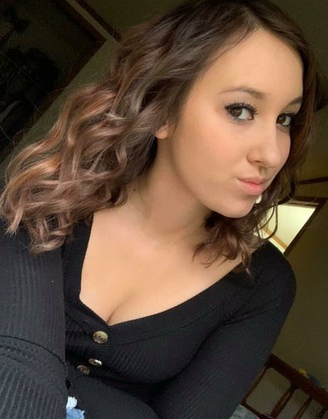 Nahá fotka uniklých OnlyFans od Sahara Summer