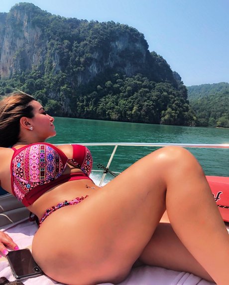 Alaston vuotanut OnlyFans-kuva Carolina