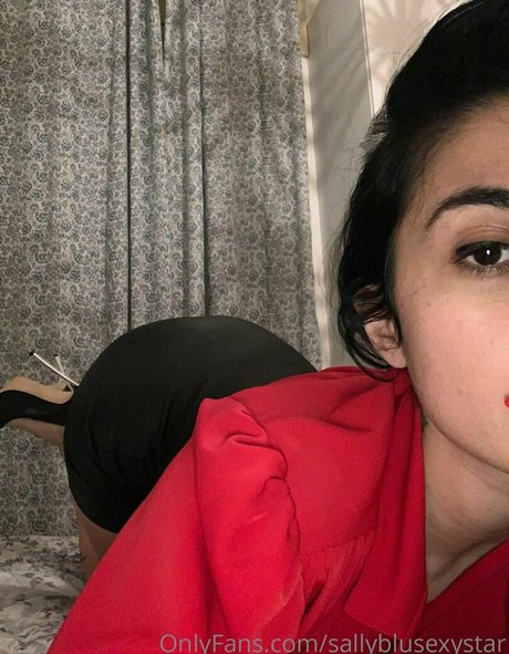 Naken lekkede OnlyFans-bilde av Sally Blu