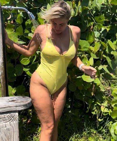 Naken läckt OnlyFans-bild av Nursegwennie