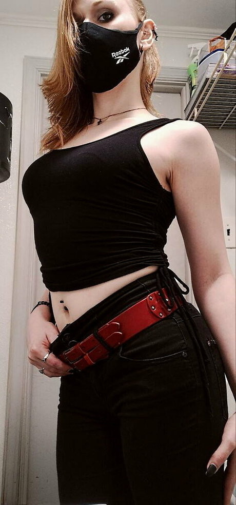 Naken läckt OnlyFans-bild av Fussyhussy