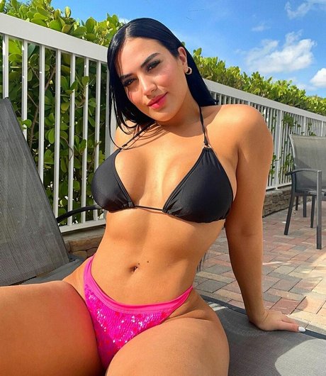 Nahá fotka uniklých OnlyFans od Melany Fernandez