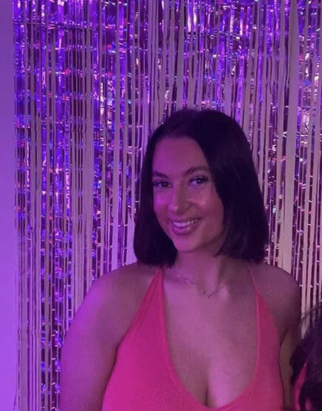 Nahá fotka uniklých OnlyFans od Zahra