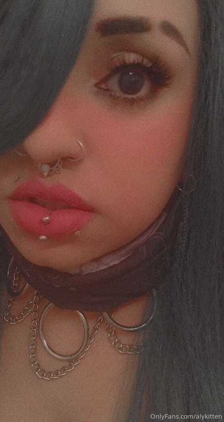 Photo nue de fuite OnlyFans de Raeraejiggles