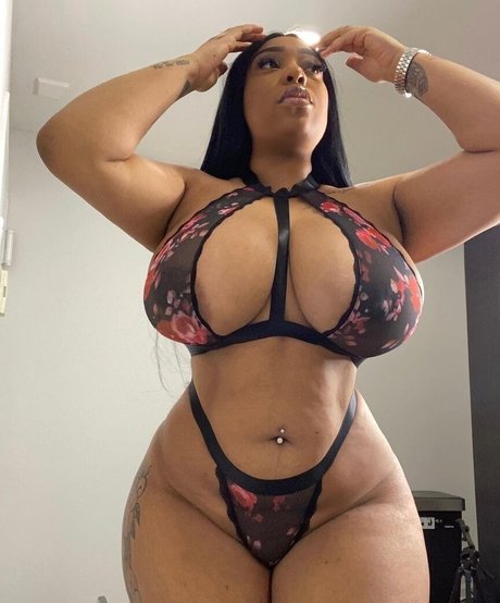 Naken lekkede OnlyFans-bilde av Kinkykior
