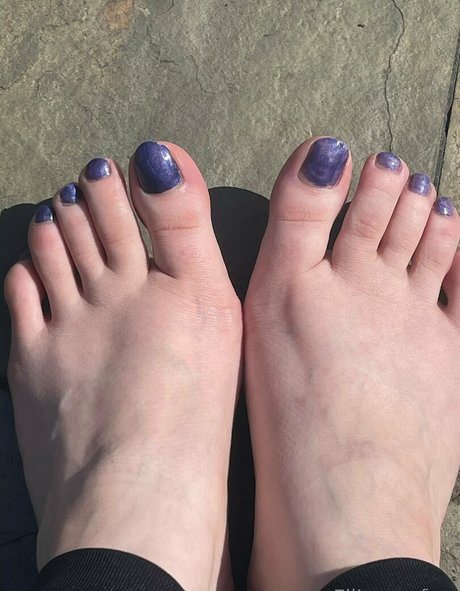 Naken läckt OnlyFans-bild av Elliemaesfeet