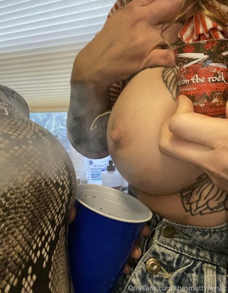 Naken läckt OnlyFans-bild av Thesmuttymystic