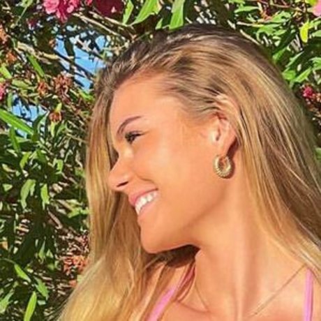 Naken lekkede OnlyFans-bilde av Emilia Bte