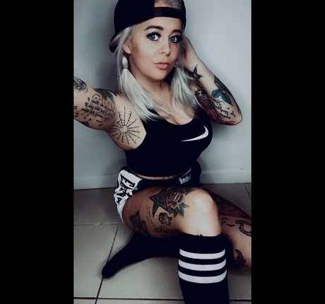 Naken läckt OnlyFans-bild av Nikki N9ne