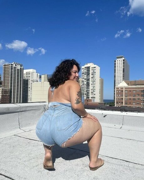 Naken lekkede OnlyFans-bilde av Curvygirlynat