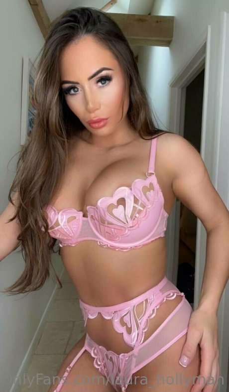 Naken lekkede OnlyFans-bilde av Laura Hollyman