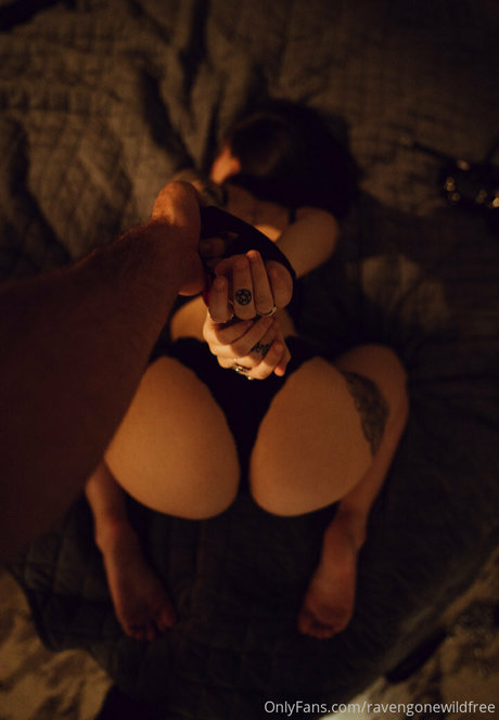 Naken lekkede OnlyFans-bilde av Ravengonewildfree