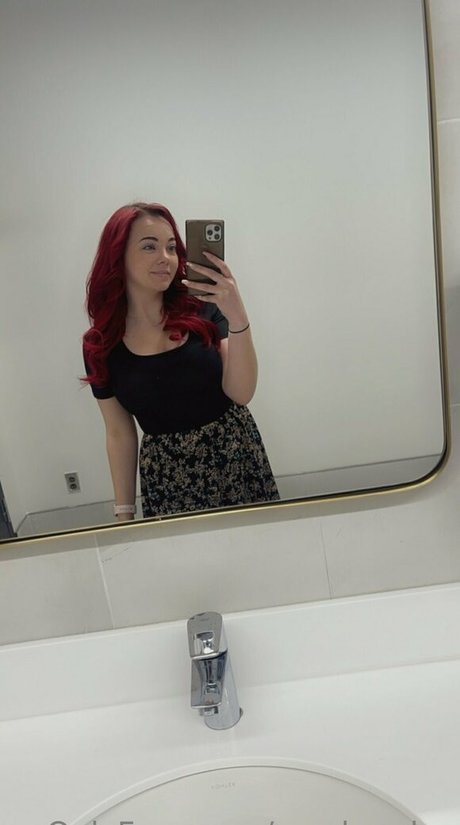 Nahá fotka uniklých OnlyFans od Candyredxx