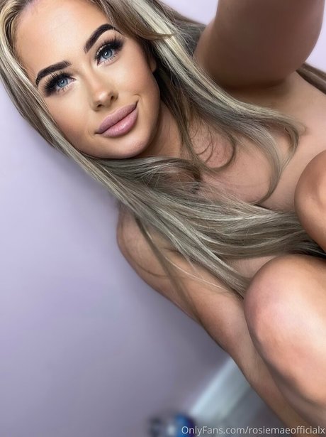 Обнаженная фотография утечки OnlyFans от Rosiemaeofficialx