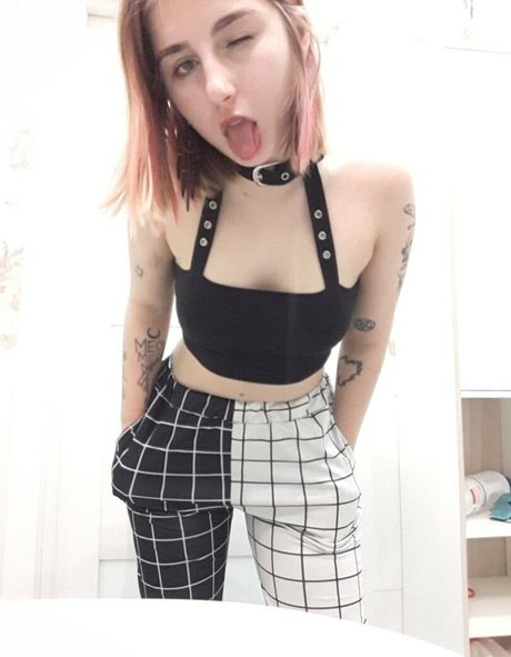 Alasti lekkinud OnlyFans-i pilt Aliceimmodest