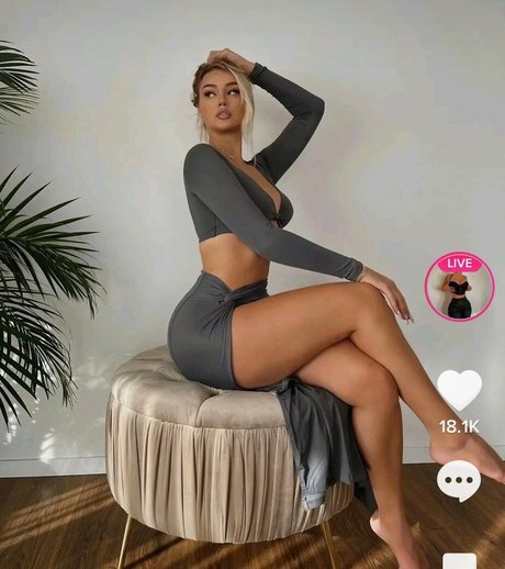 Nahá fotka uniklých OnlyFans od Uresa Zogu