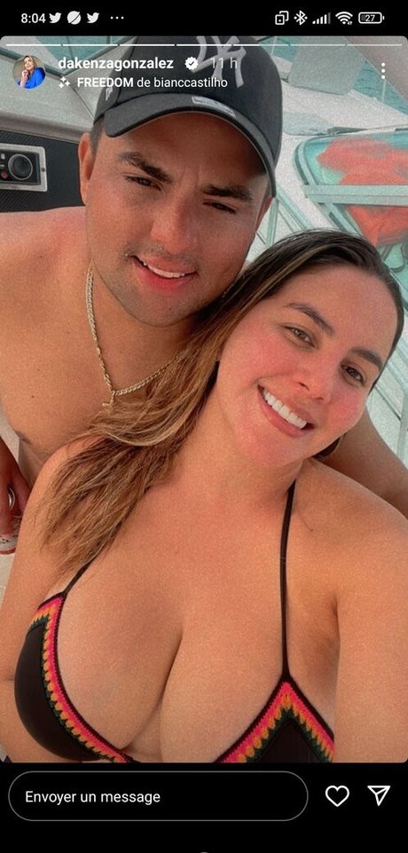 Naken läckt OnlyFans-bild av Dakenza Gonzalez