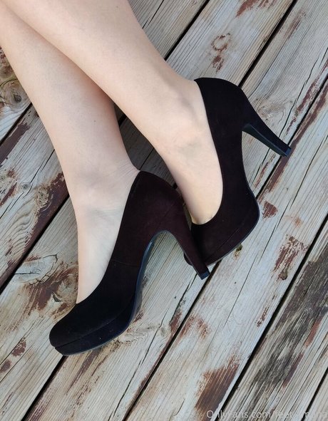 Naken lekkede OnlyFans-bilde av Feetamana