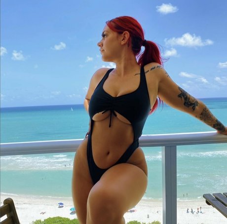 Naken lekkede OnlyFans-bilde av Camille Walker