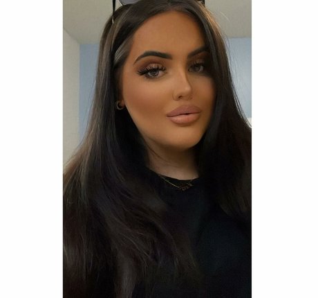 Naken lekkede OnlyFans-bilde av Chloe Jade