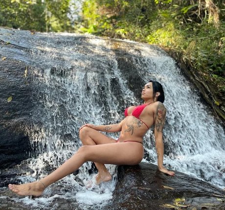 Foto desnuda filtrada de OnlyFans de Emanuelle Amaral