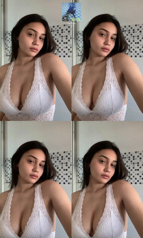 Naken lekkede OnlyFans-bilde av Analaga