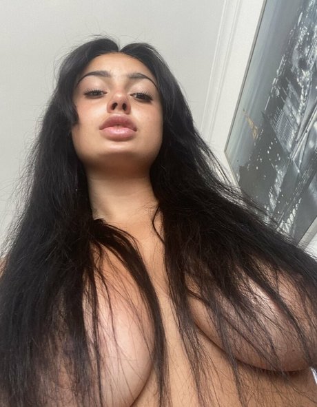 Naken lekkede OnlyFans-bilde av Mia Rae