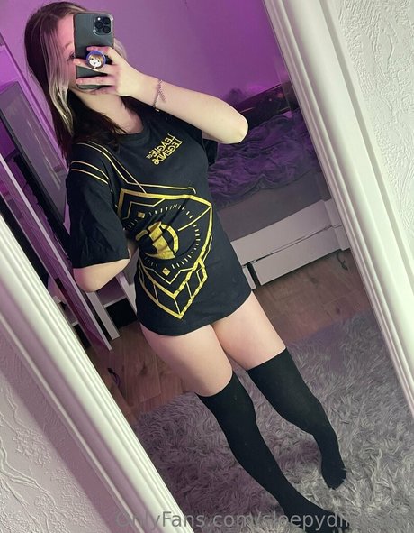 Nahá fotka uniklých OnlyFans od Sleepydinosaur