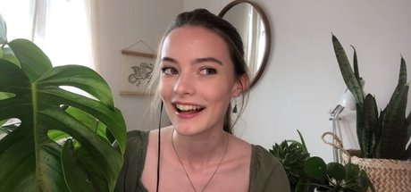 Nahá fotka uniklých OnlyFans od Delicate Asmr
