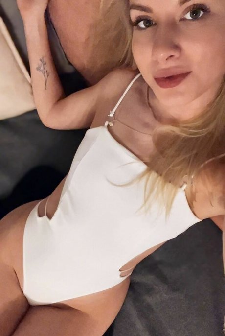 Naken lekkede OnlyFans-bilde av Irawhatsmyname24