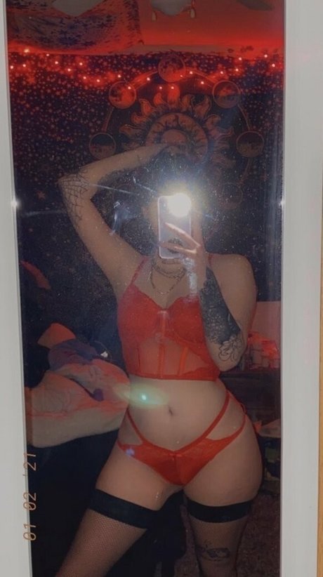 Biggtittygothgirl