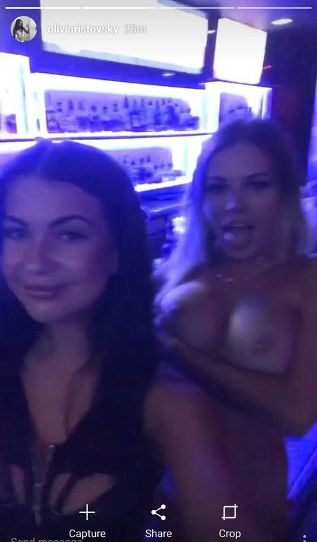 Nøgent lækket OnlyFans-billede af Hellolana