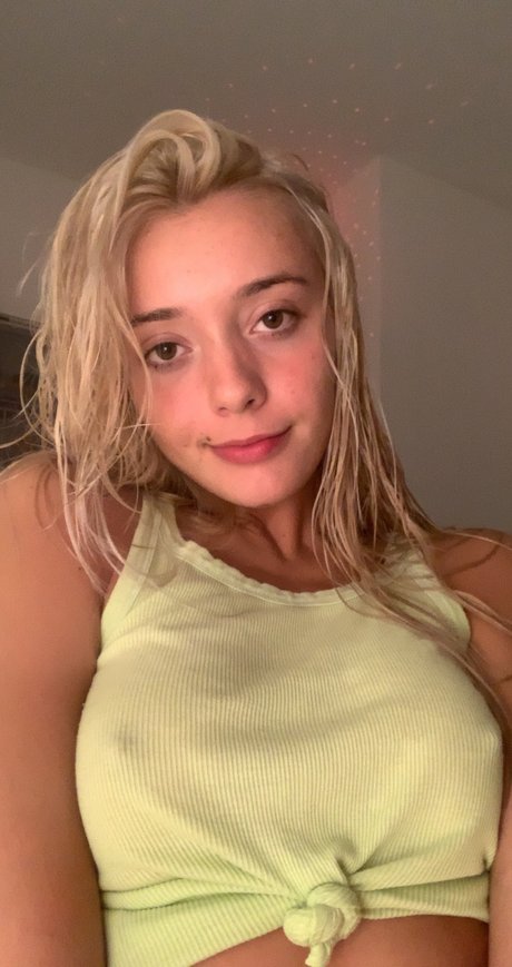 Alaston vuotanut OnlyFans-kuva Binababyboo