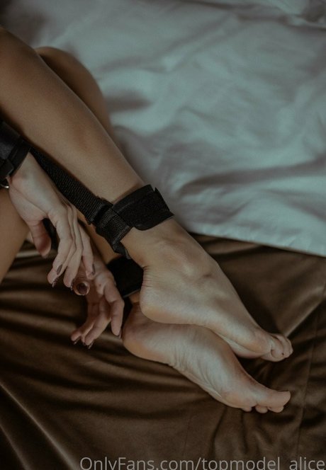 Naken lekkede OnlyFans-bilde av Model Alice