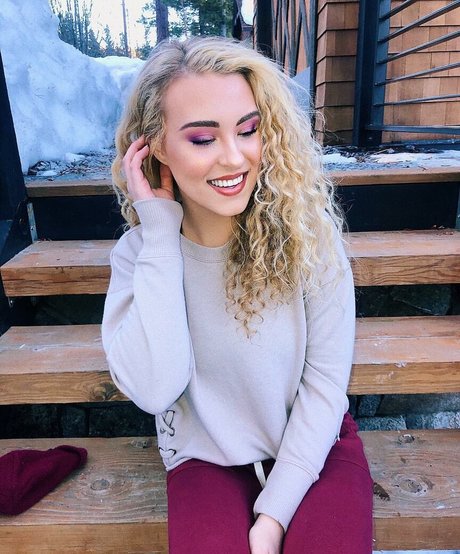 Caroline Wall