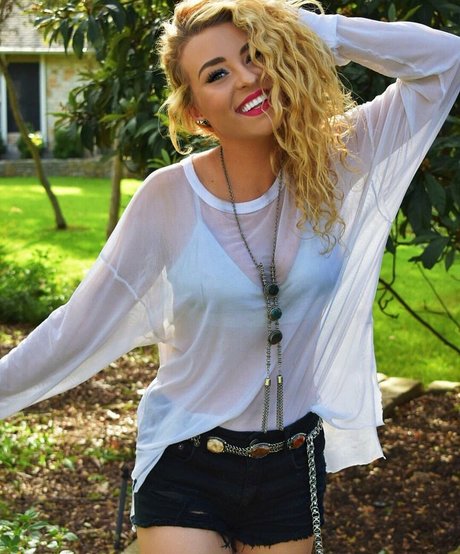 Caroline Wall