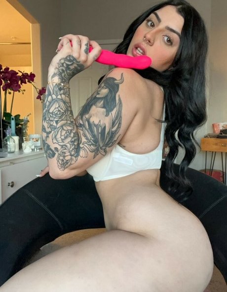 Diannav  nude leaked OnlyFans photo