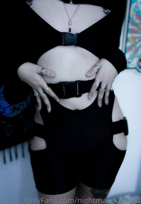 Nøgent lækket OnlyFans-billede af Nightmarekittykat