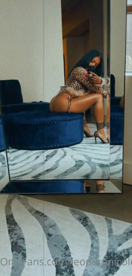 Naken lekkede OnlyFans-bilde av Leonoranicole