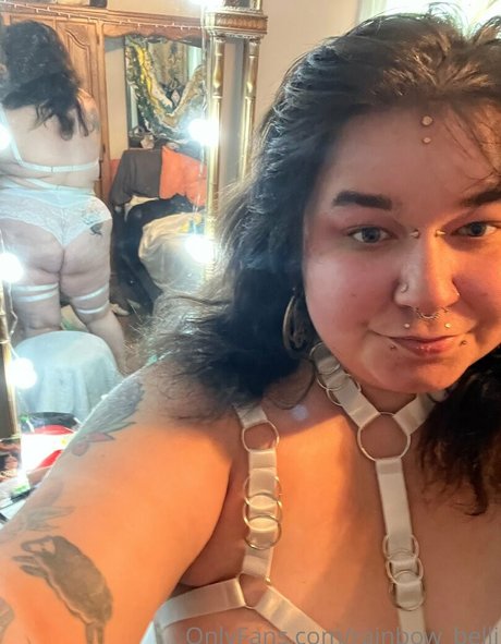 Alaston vuotanut OnlyFans-kuva Rainbowbelli