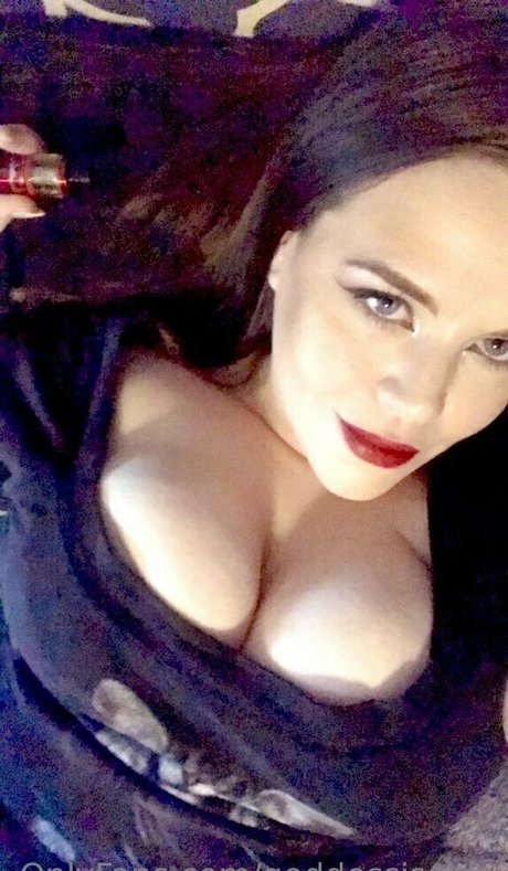 Nacktes geleaktes OnlyFans-Foto von Goddessisolda