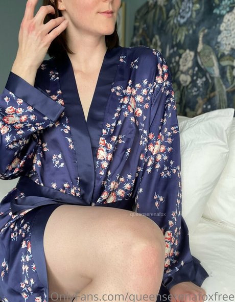 Naken läckt OnlyFans-bild av Queenserenafoxfree