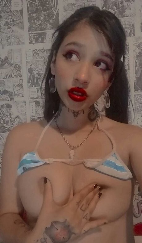 Naken lekkede OnlyFans-bilde av Toxic Mermaid