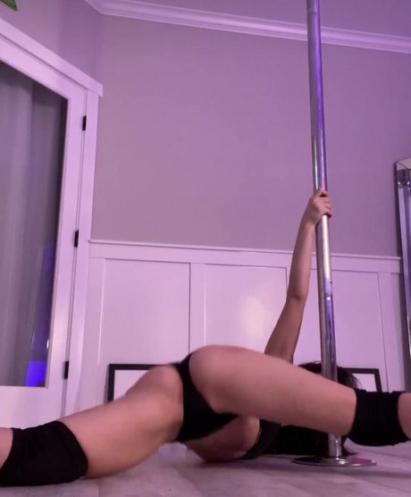 Naken läckt OnlyFans-bild av Cameron Canela